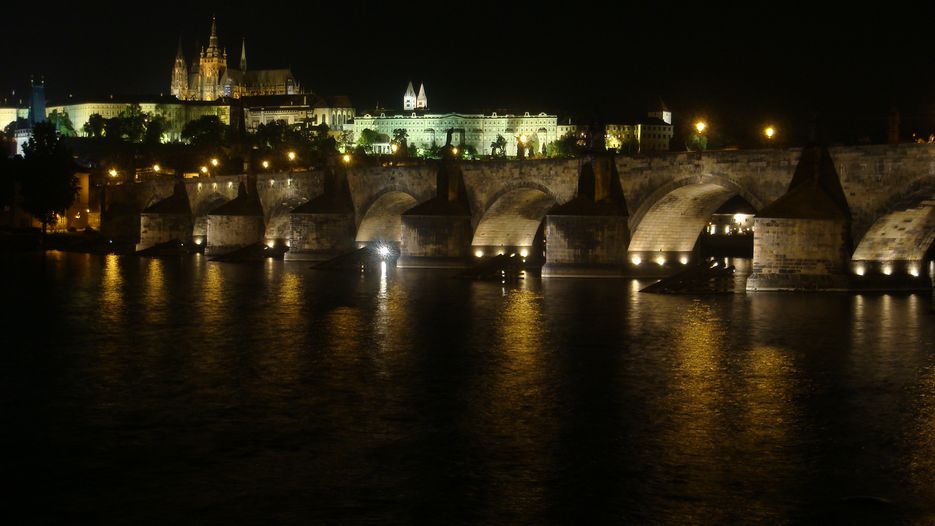 Prague geceleri [Nazl Tezcan bilir]